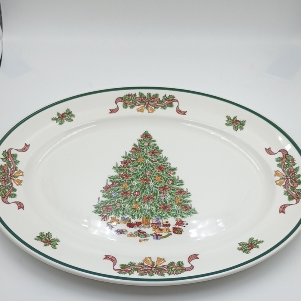 Johnson Brothers Victorian Oval Festive Christmas Tree Platter